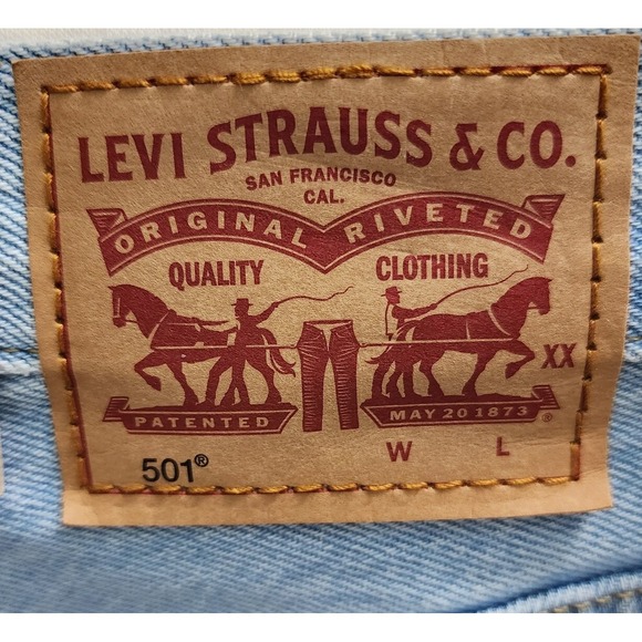 Levi's 501 Distressed Denim Shorts Ripped Frayed Hem Light Wash‎ - Picture 3 of 8